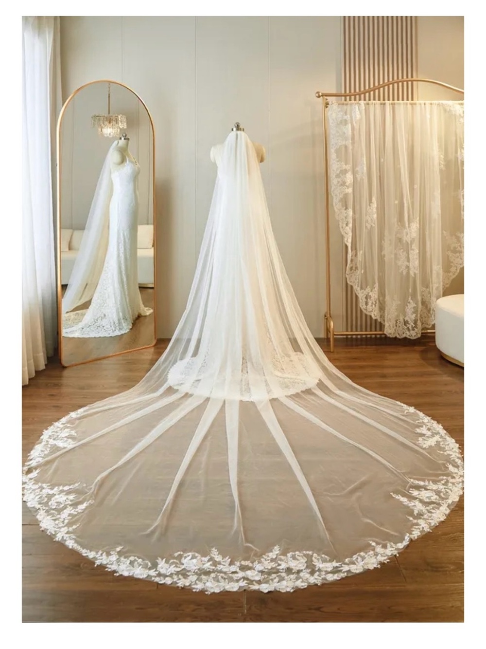 Cathedral Lace-Edged Bridal Veil in White